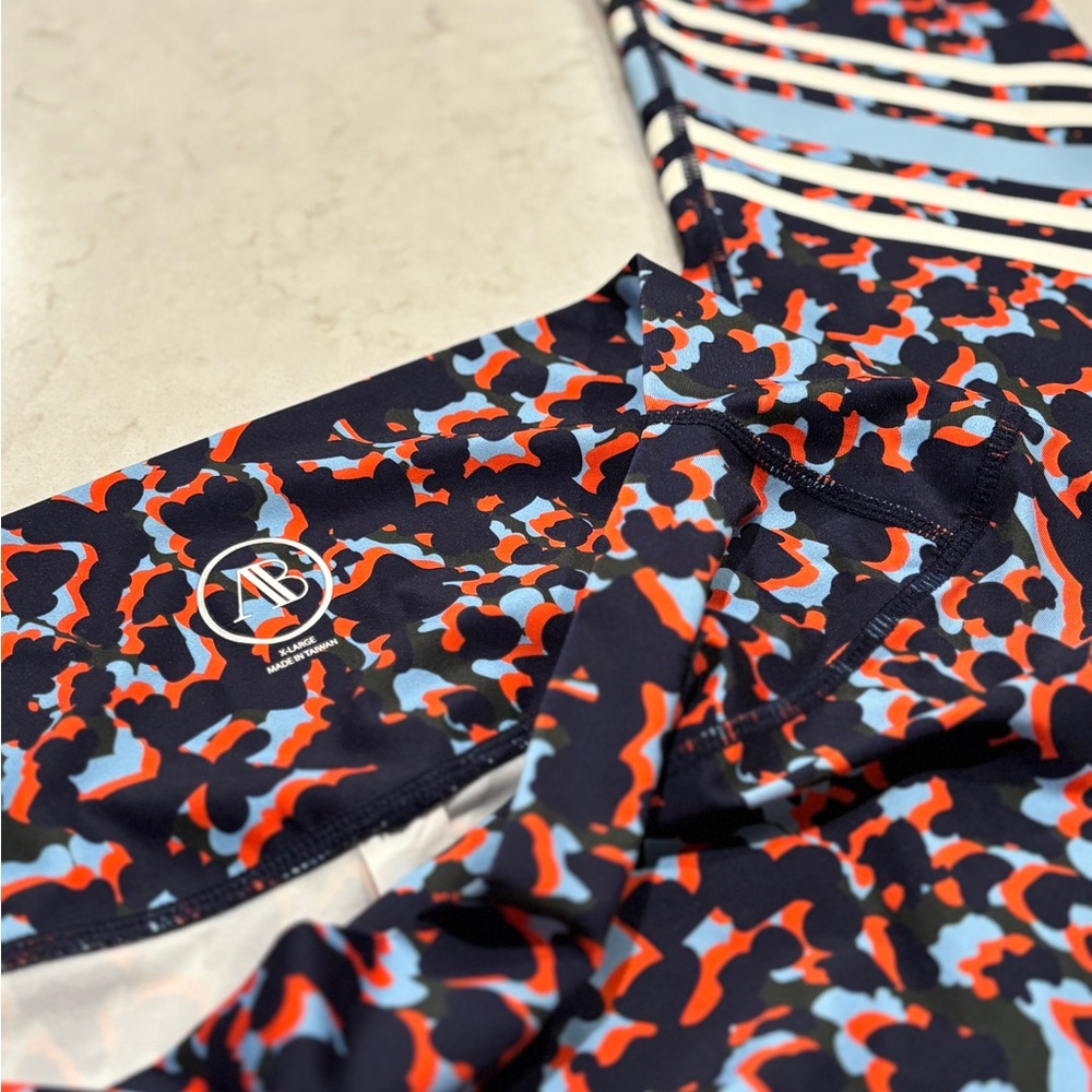 AB Addison Bay Active Multi-Color Camo Leggings size xl like new